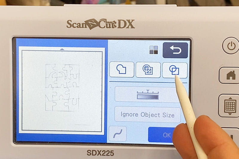 Showing the types of scans you can make on the ScanNCut machine