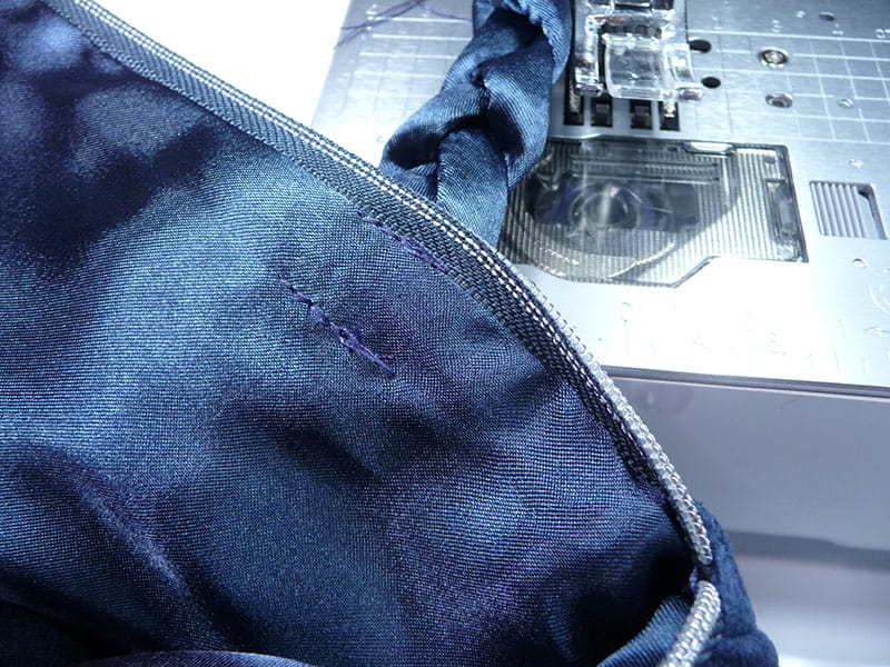 Sewing the zipper for the bag