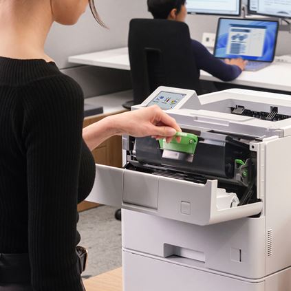 BRO9588-DR925-848x848_0003_Spinner-4