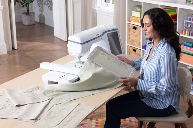 Day01_Shot15_CX1e_TableRunnerMatrix_0660