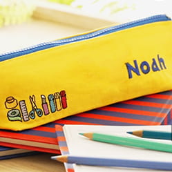 Pencil case embroidered with the name "Noah"