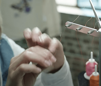 Setting up the thread on multi-needle machine