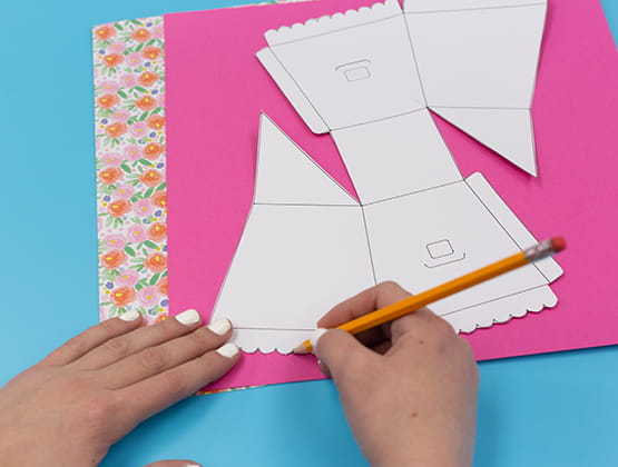 P-touch Embellish Easter Basket project step 1 tracing basket outline