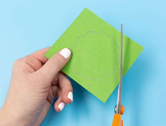 P-touch Embellish Easter Basket project step 5 cutting wavy circle