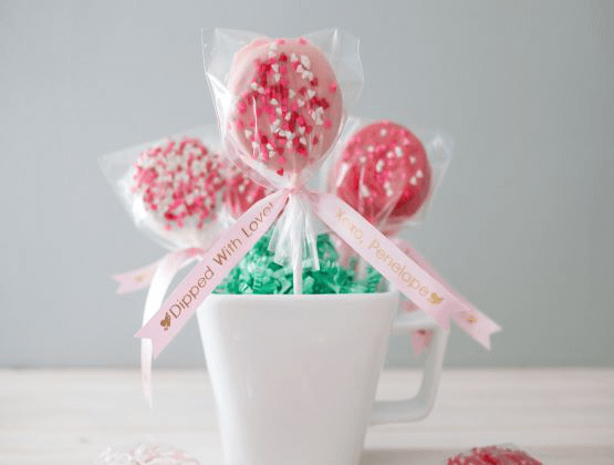 Valentine's Day Cookie pops with a Ptouch Embellish label in a white mug