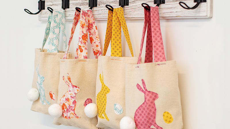 DIY decorated canvas tote bags - Crafty Nest