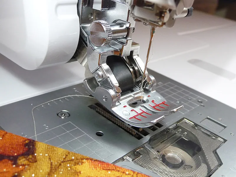 Quick Sewing Tip: Getting to know the MuVit Dual Feed Foot Part One