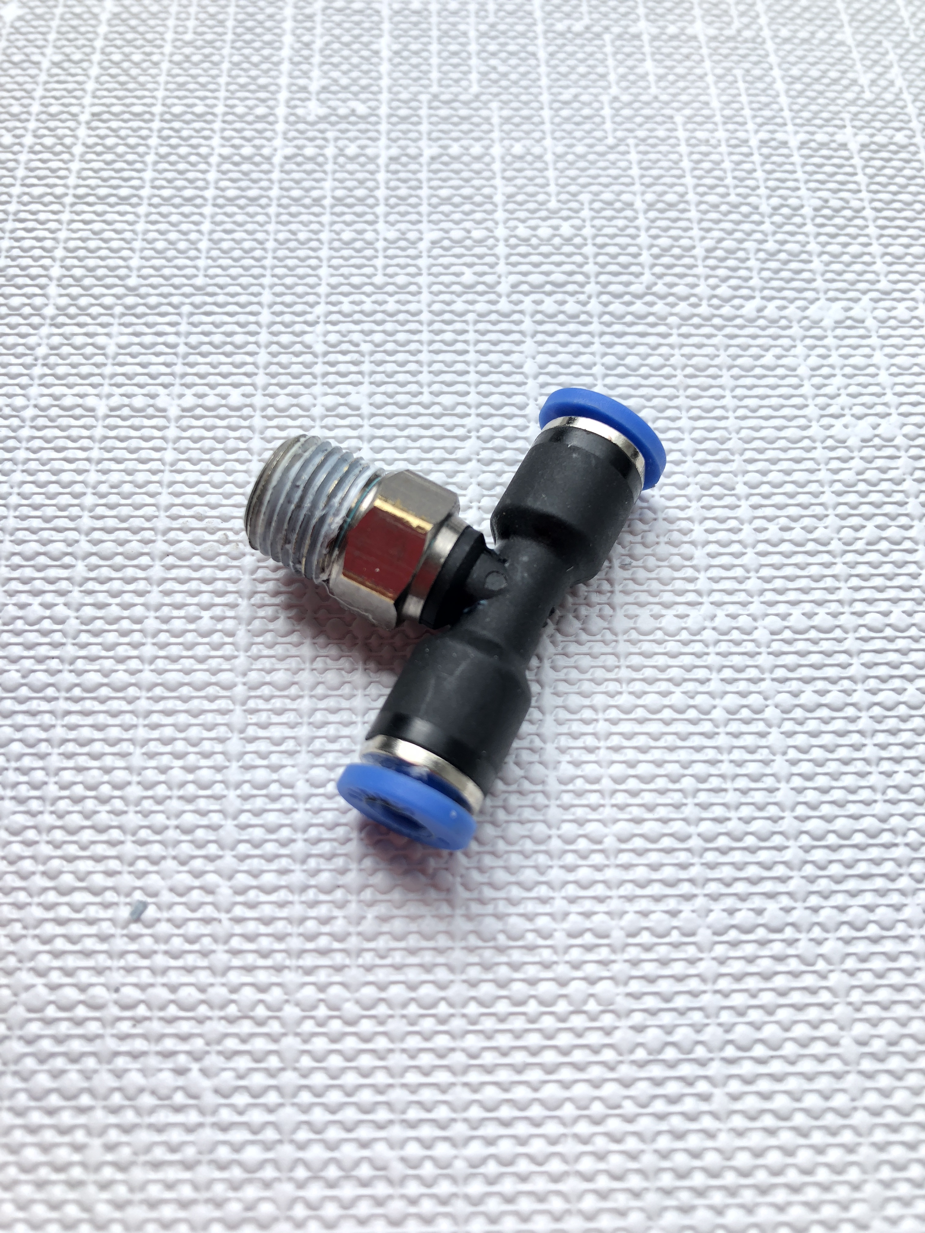 T-Connector with Tread PT0401 4mm - Pretreat Maker III/IV